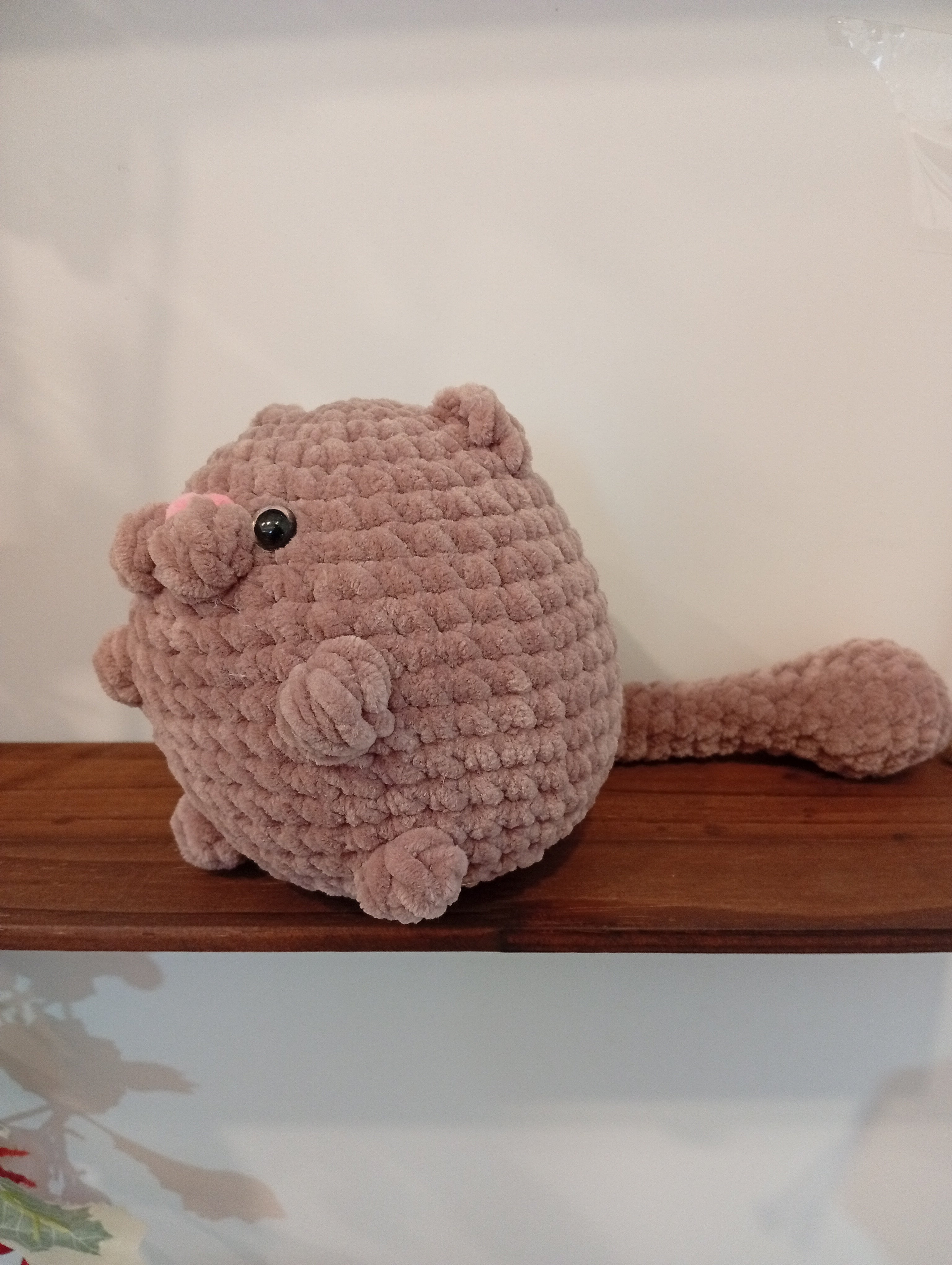 GATO ADORABLE AMIGURUMI COLOR BEIGE